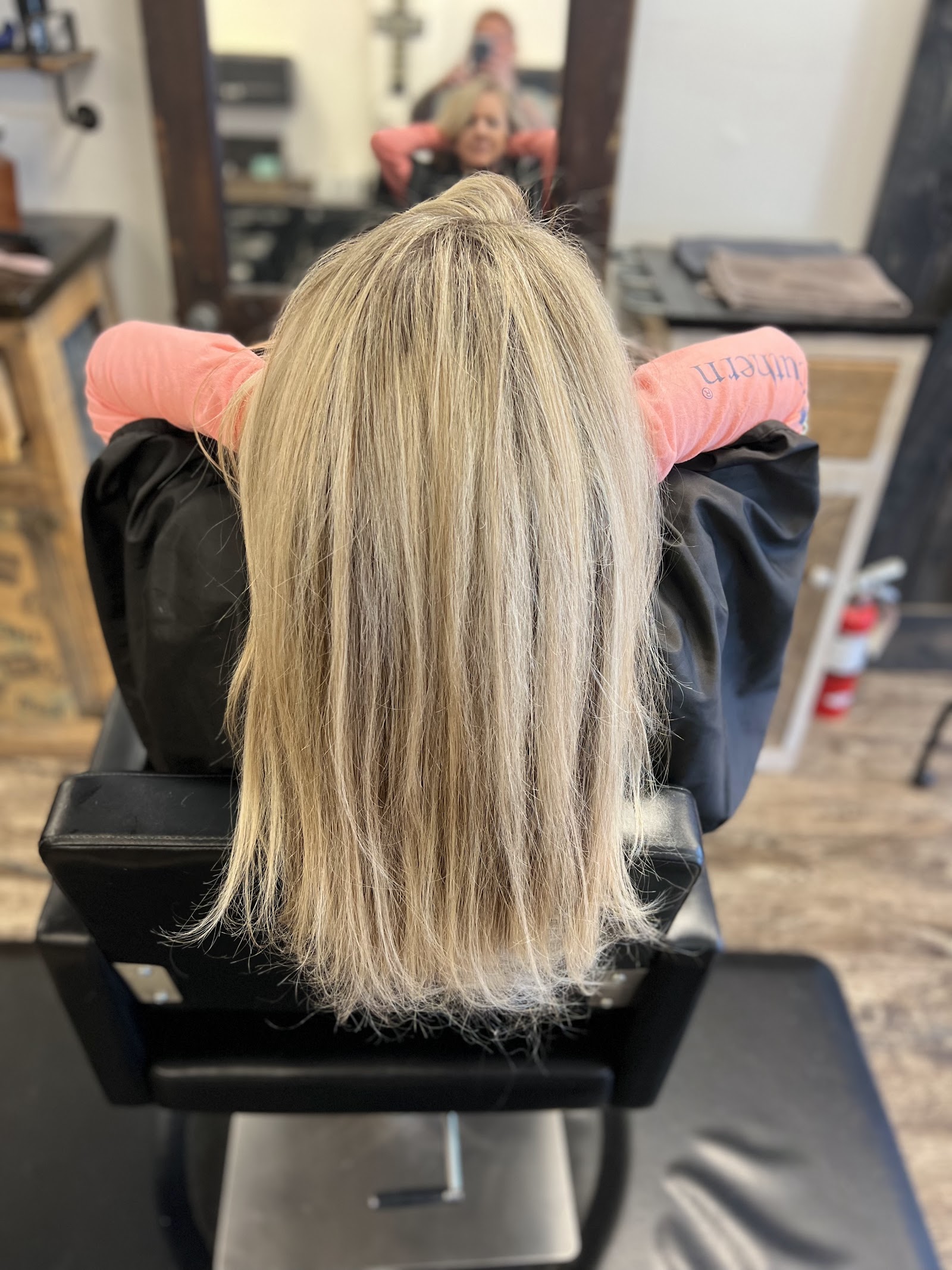 Pure Reflections Salon & Boutique Inc nail photo 1